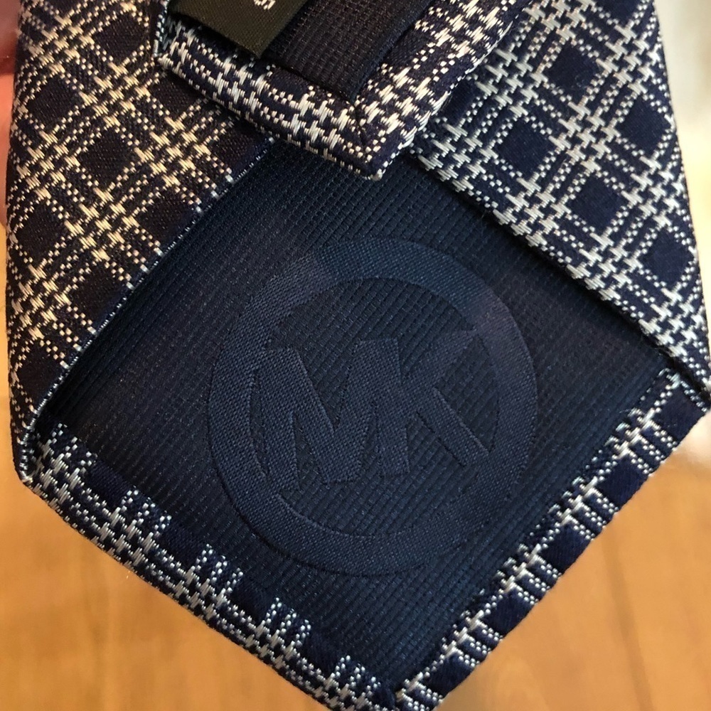 Michael Kors and Tommy Hilfiger Tie Bundle - Picture 8 of 9